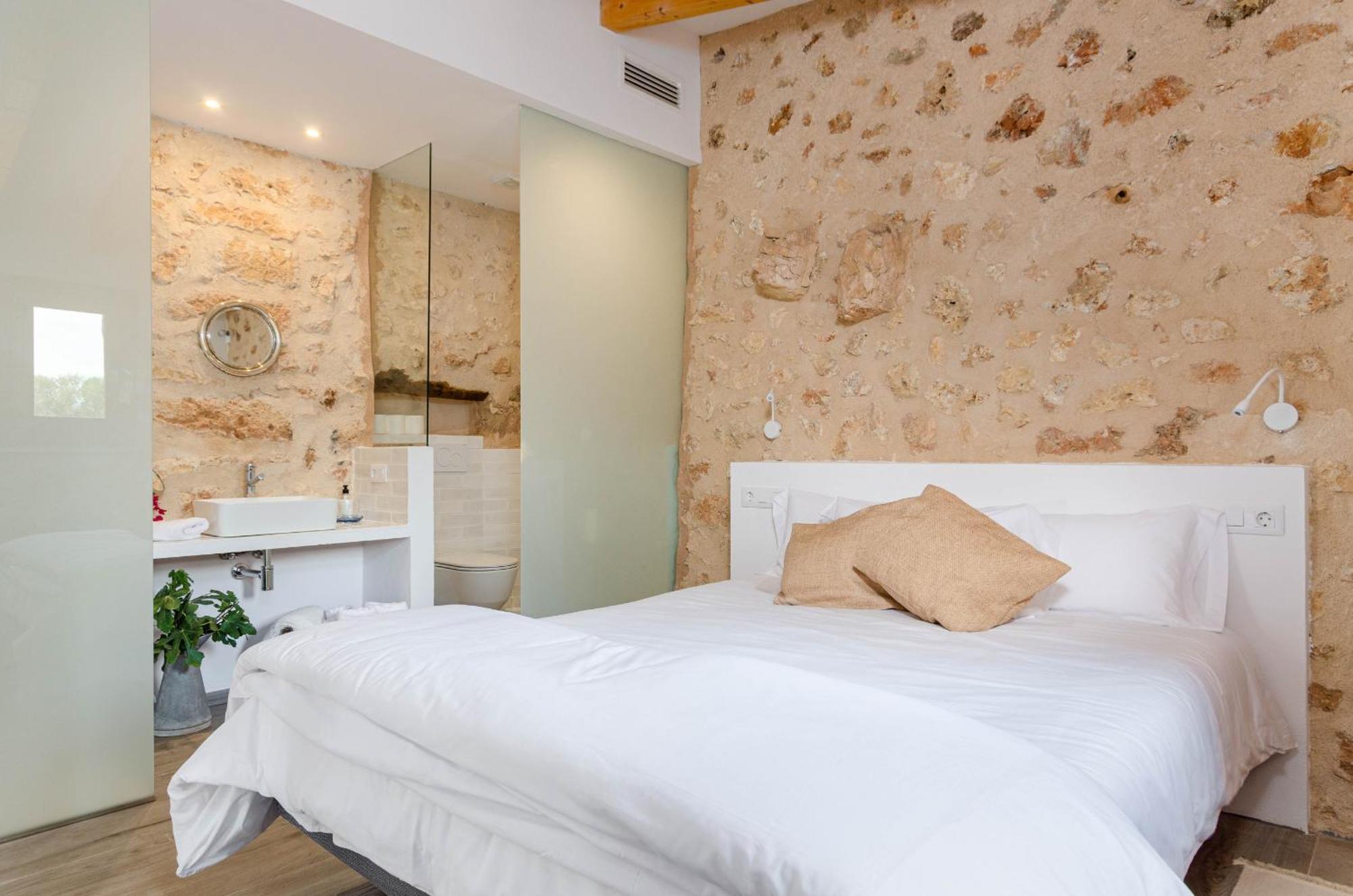Cal Tio 1 Yourhouse Farm stay *