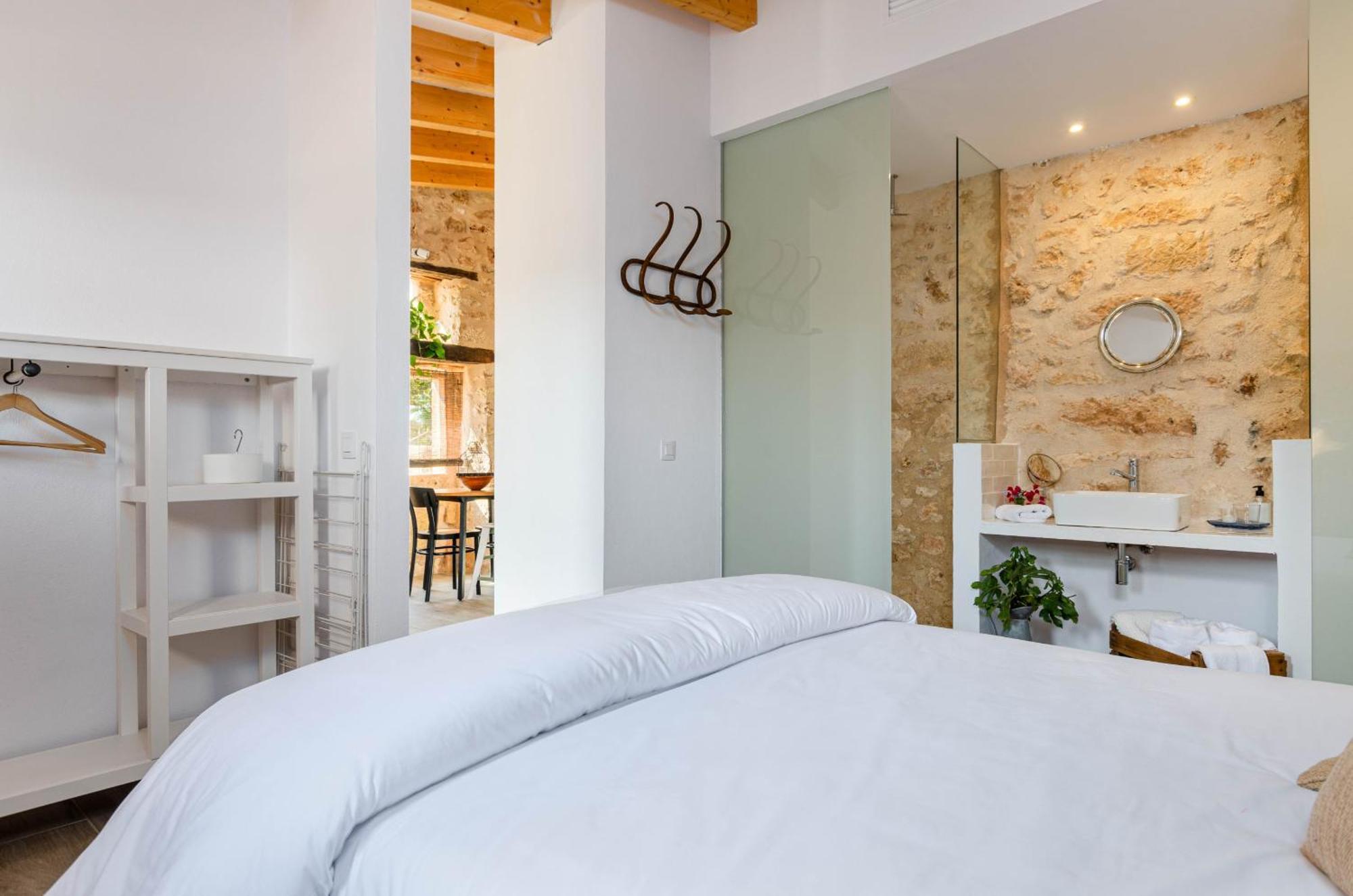 Cal Tio 1 Yourhouse Farm stay *